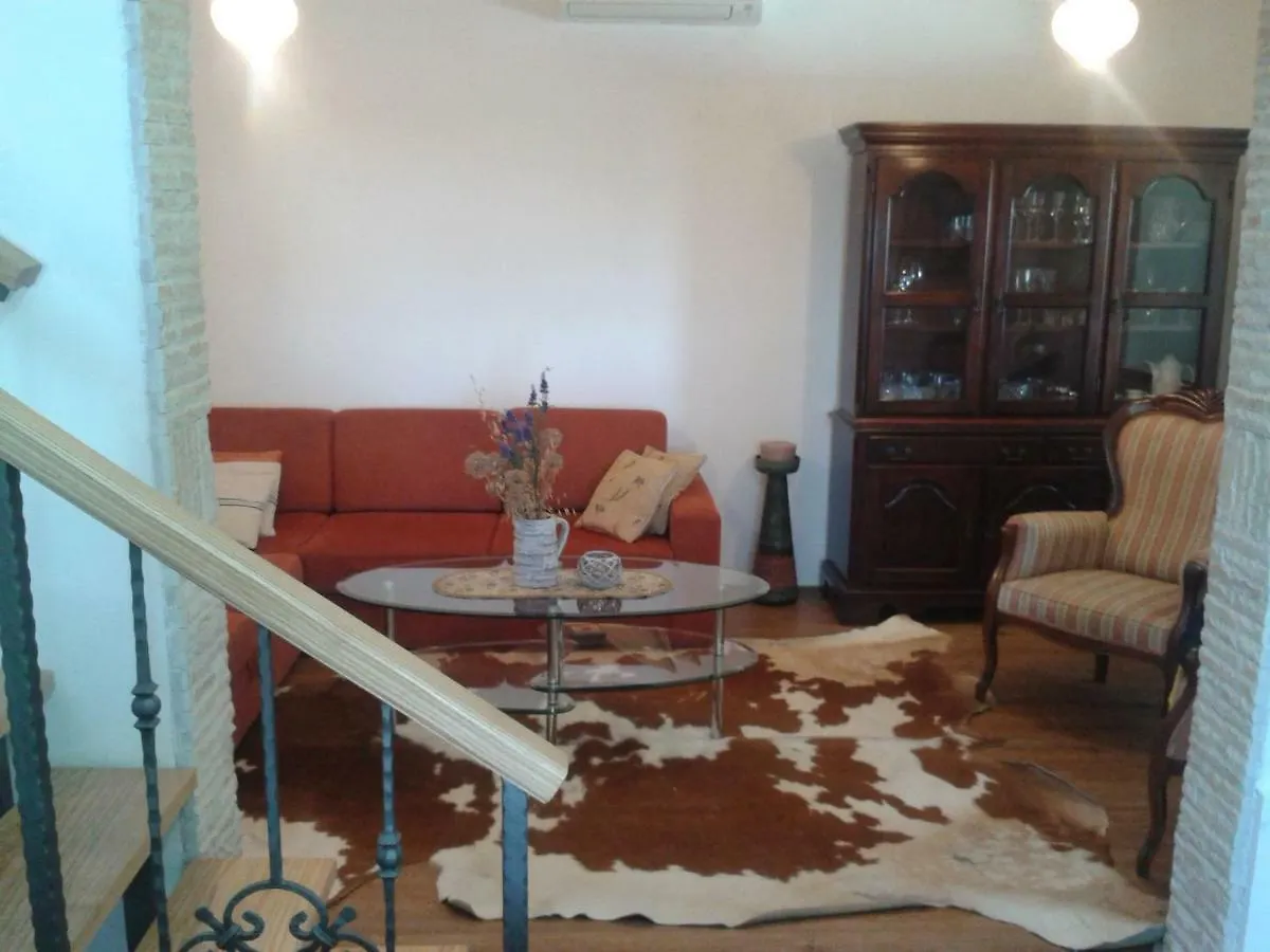 Villa Francesca 사부드리자 0*,